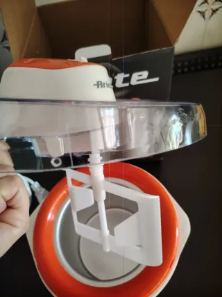 Máquina de gelados Ariete como nova