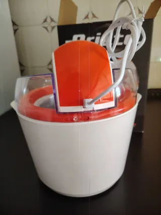 Máquina de gelados Ariete como nova