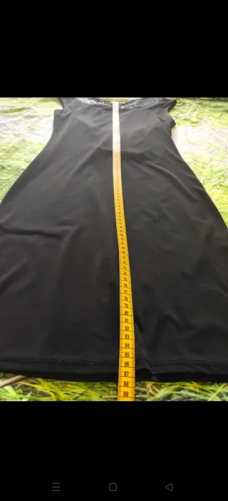 Abito tubino nero con dettagli