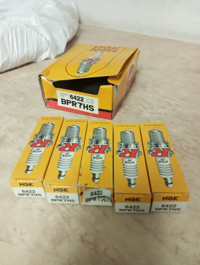 5 Bujías NGK BPR7HS 6422