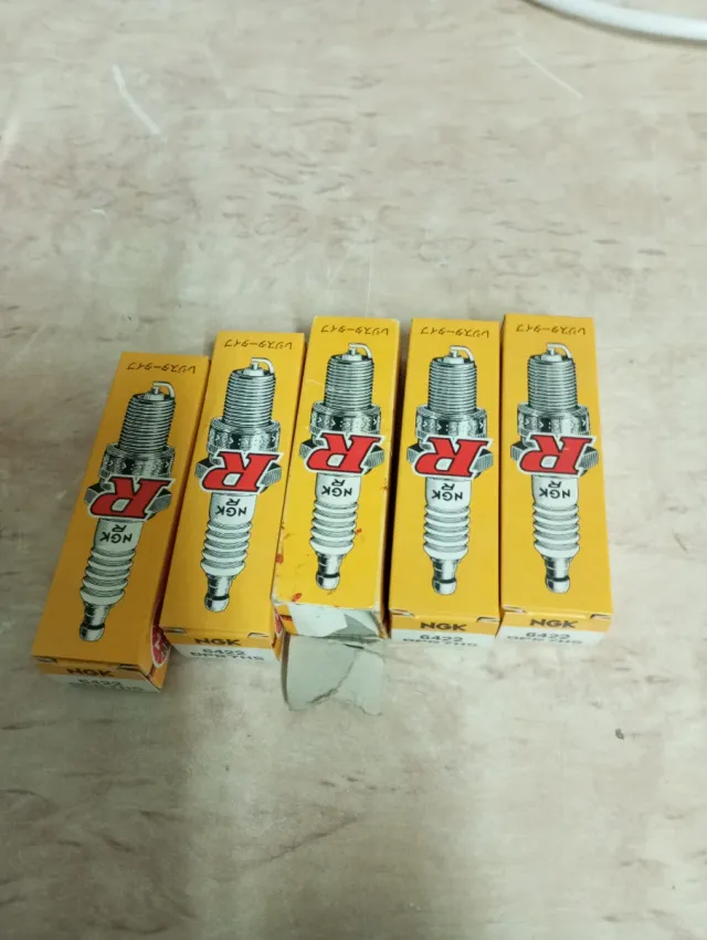 5 Bujías NGK BPR7HS 6422