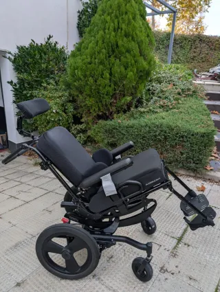 Silla de Ruedas basculante con respaldo modular