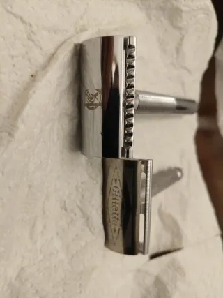 2 Rasoio di sicurezza Gillette