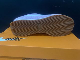 Nike Cortez rosas y blancas