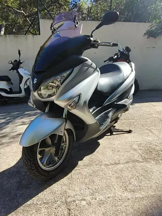 Suzuki Burgman 200 Plata