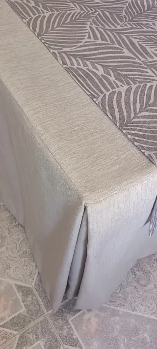Ropa de mesa camilla en gris piedra