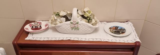 Cesta decorativa de porcelana