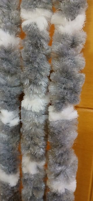 Cortina puerta caravana gris y blanca