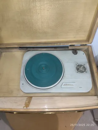 Radio Iberia Vintage Tocadiscos