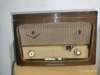 Radio Iberia Vintage Tocadiscos