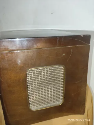 Radio Iberia Vintage Tocadiscos