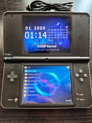 Nintendo DSi XL con juegos