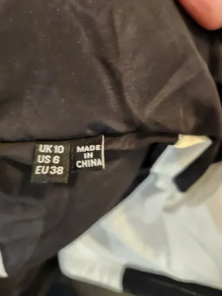 Piumino corto bianco con cappuccio