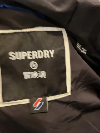 Piumino corto bianco con cappuccio