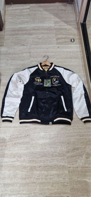 Chaqueta Bomber Bape Negra y Blanca