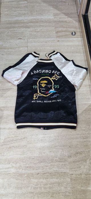 Chaqueta Bomber Bape Negra y Blanca