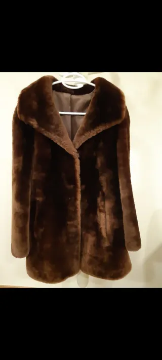 Abrigo piel muton marrón
