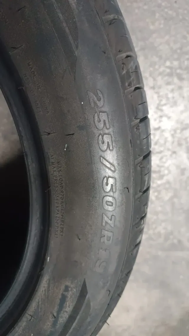 Neumáticos casi nuevos - 1200 km