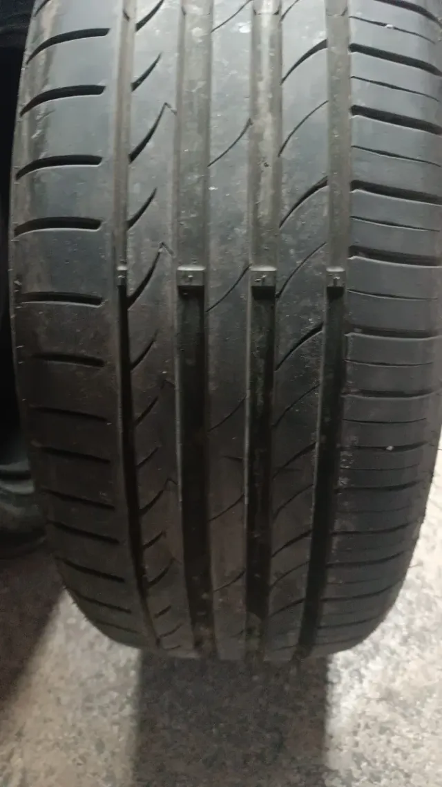 Neumáticos casi nuevos - 1200 km