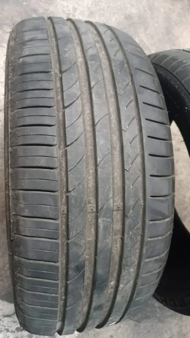 Neumáticos casi nuevos - 1200 km