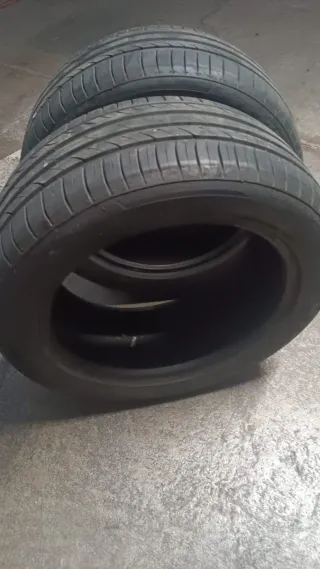 Neumáticos casi nuevos - 1200 km