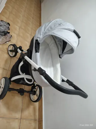 Vizaro: Chasis con Capazo, silla  y Patas Fijas