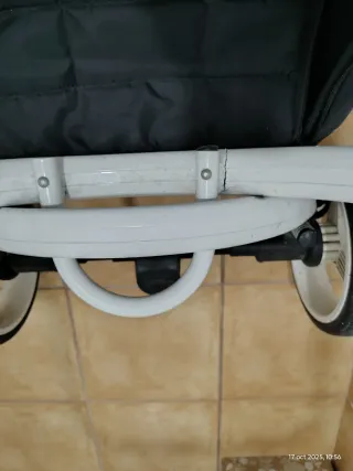 Vizaro: Chasis con Capazo, silla  y Patas Fijas