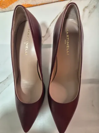 Zapatos de tacón rojos