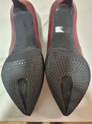Zapatos de tacón rojos