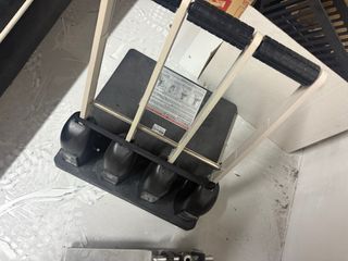 Perforadora de papel manual