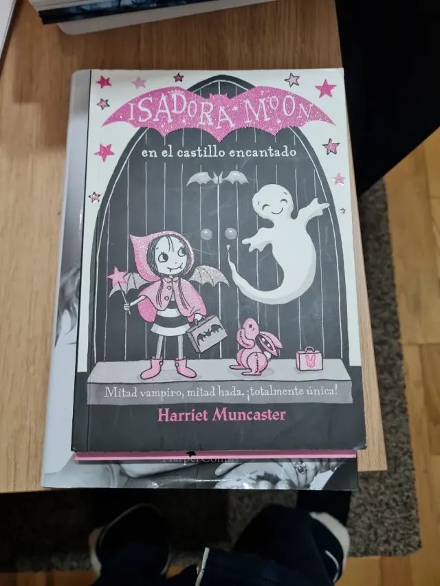 Los líos de Annabel Craven: Fantasmas vs Populares