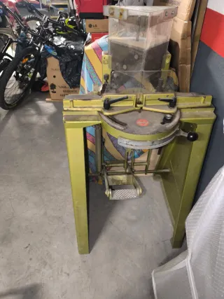 Ingletadora Jyden y marcos