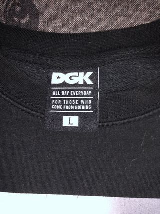 Sudadera DGK Negra con Estampado ES UNA L GRANDE