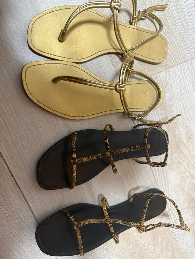 Sandalias de tiras con estampado de serpiente