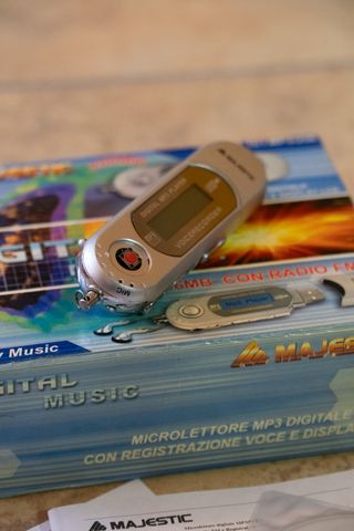Lettore MP3 Majestic 256MB con Radio FM