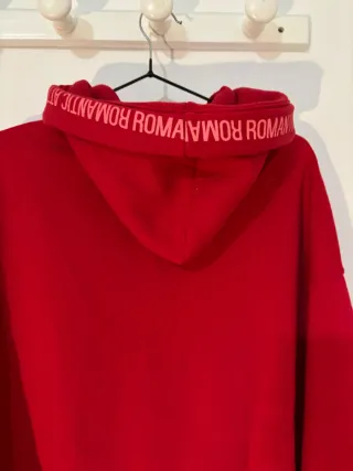 Sudadera con capucha roja