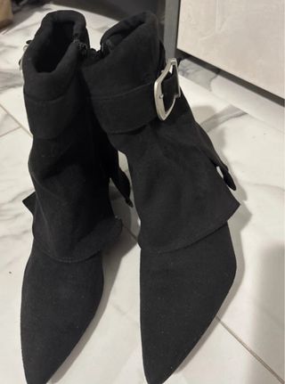 Stivaletti modello Givenc**y neri con fibbia