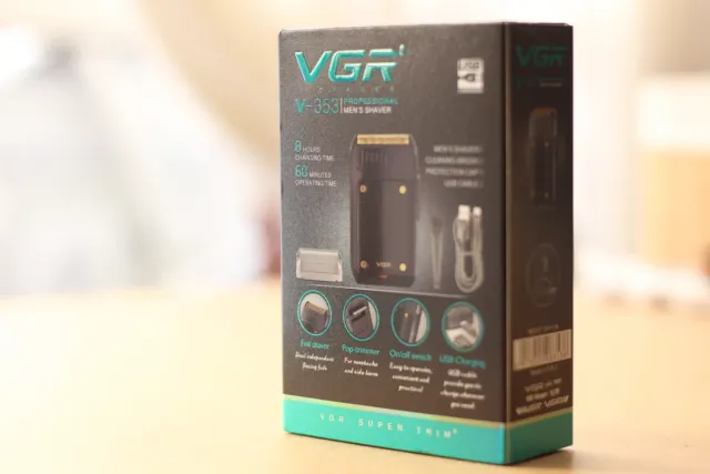 Afeitadora Eléctrica Shaver Negra y Dorada