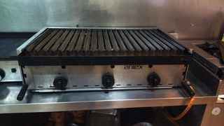 Barbacoa piedra volcánica poco uso