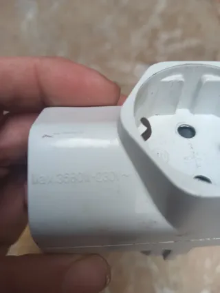 Adaptador triple enchufe 4€