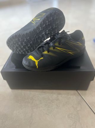 Botas de fútbol Puma niño negras y amarillas