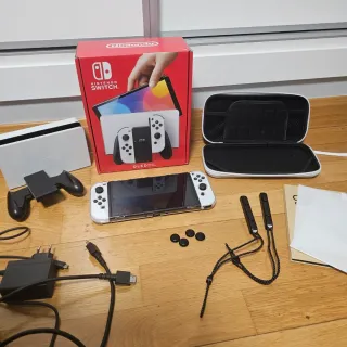 NINTENDO SWITCH OLED *COMO NUEVA*