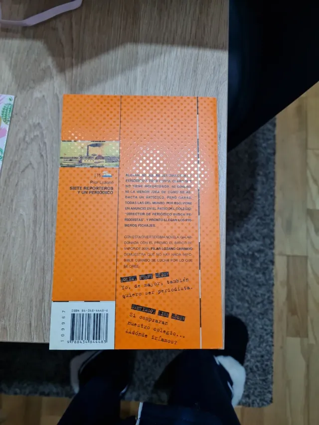 siete reporteros y un periodico (Spanish Edition)