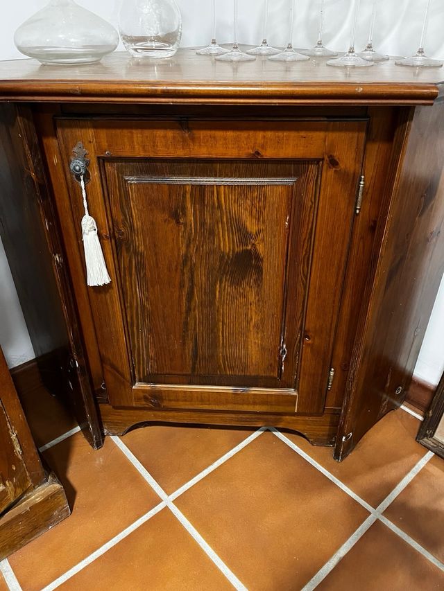 Conjunto mesa, bancos y rinconera madera