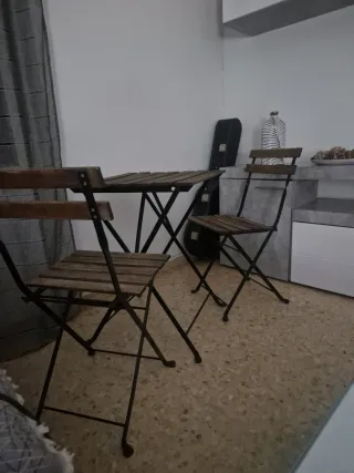 Mesa y 2 Sillas Madera Plegables