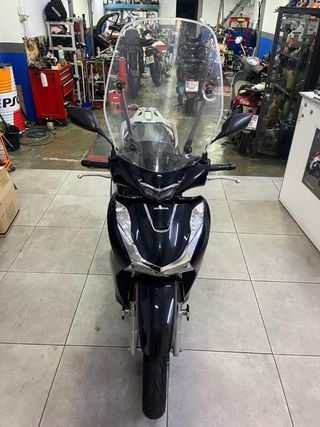 Honda SH EXCELENTE. 125cc Negra