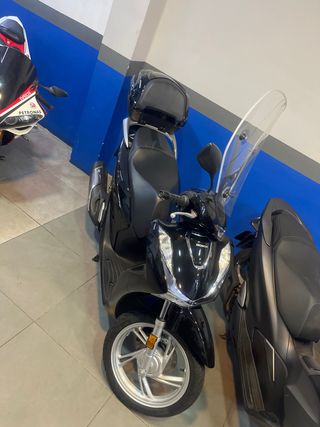 Honda SH EXCELENTE. 125cc Negra