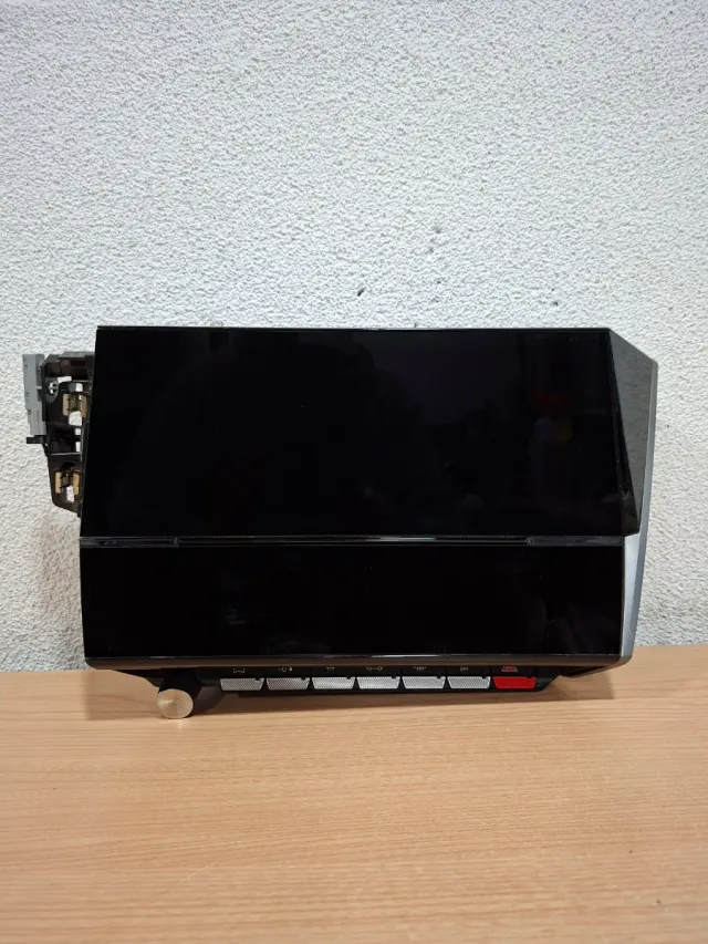 Pantalla Multinacional Peugeot 308