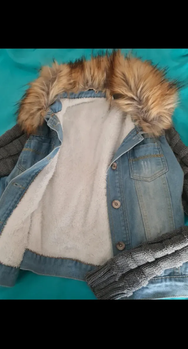 Chaqueta vaquera con mangas de punto