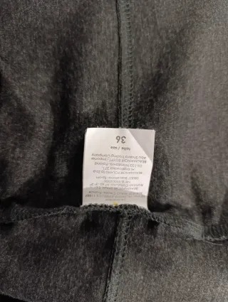 Falda gris elástica